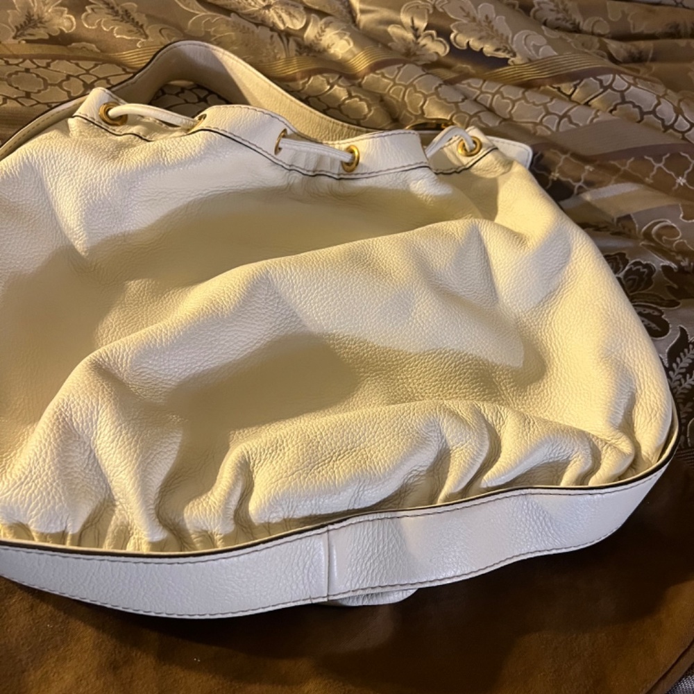 Large Gucci Cream Drawstring - Picture 6 of 9